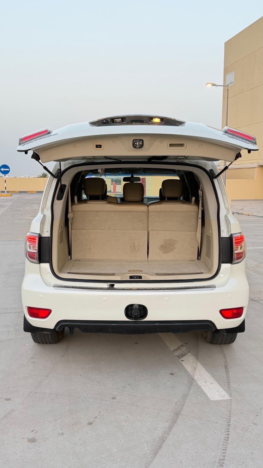 2014 Nissan Patrol Platinum thumbnail 9