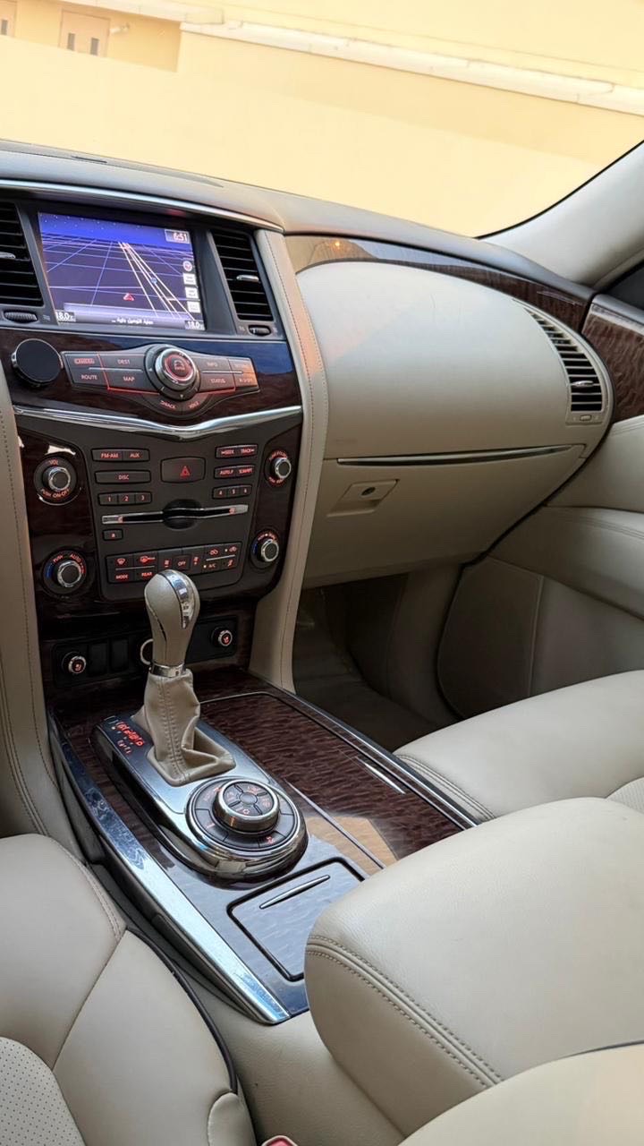 2014 Nissan Patrol Platinum thumbnail 15