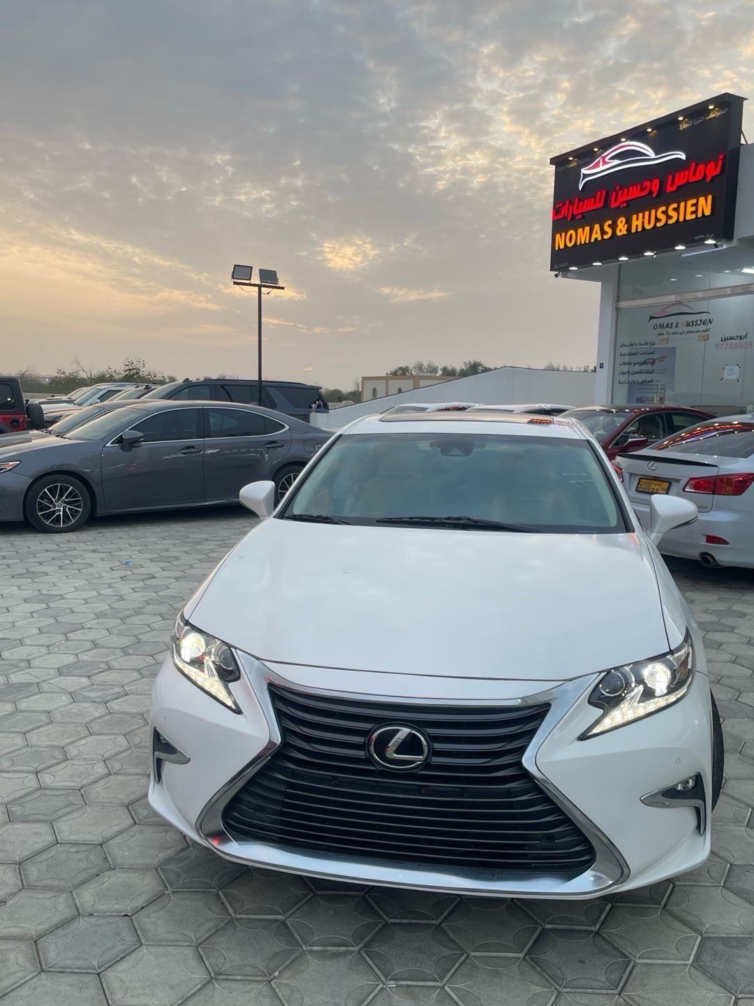 2018 Lexus ES 350 thumbnail 2