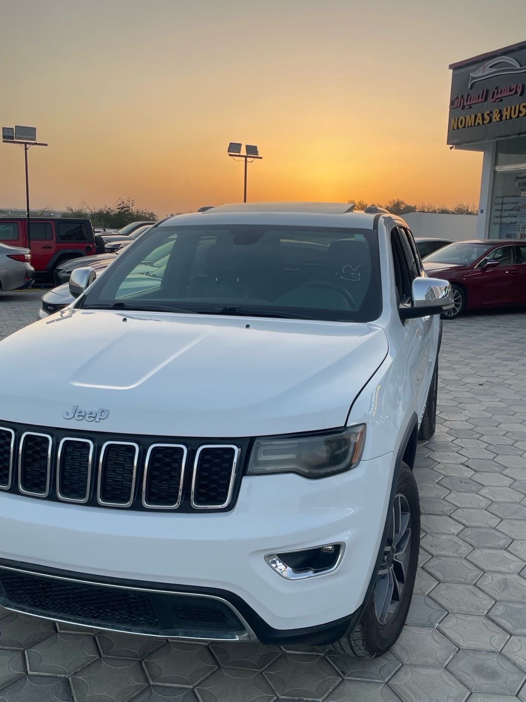 2019 Jeep Cherokee Limited thumbnail 2