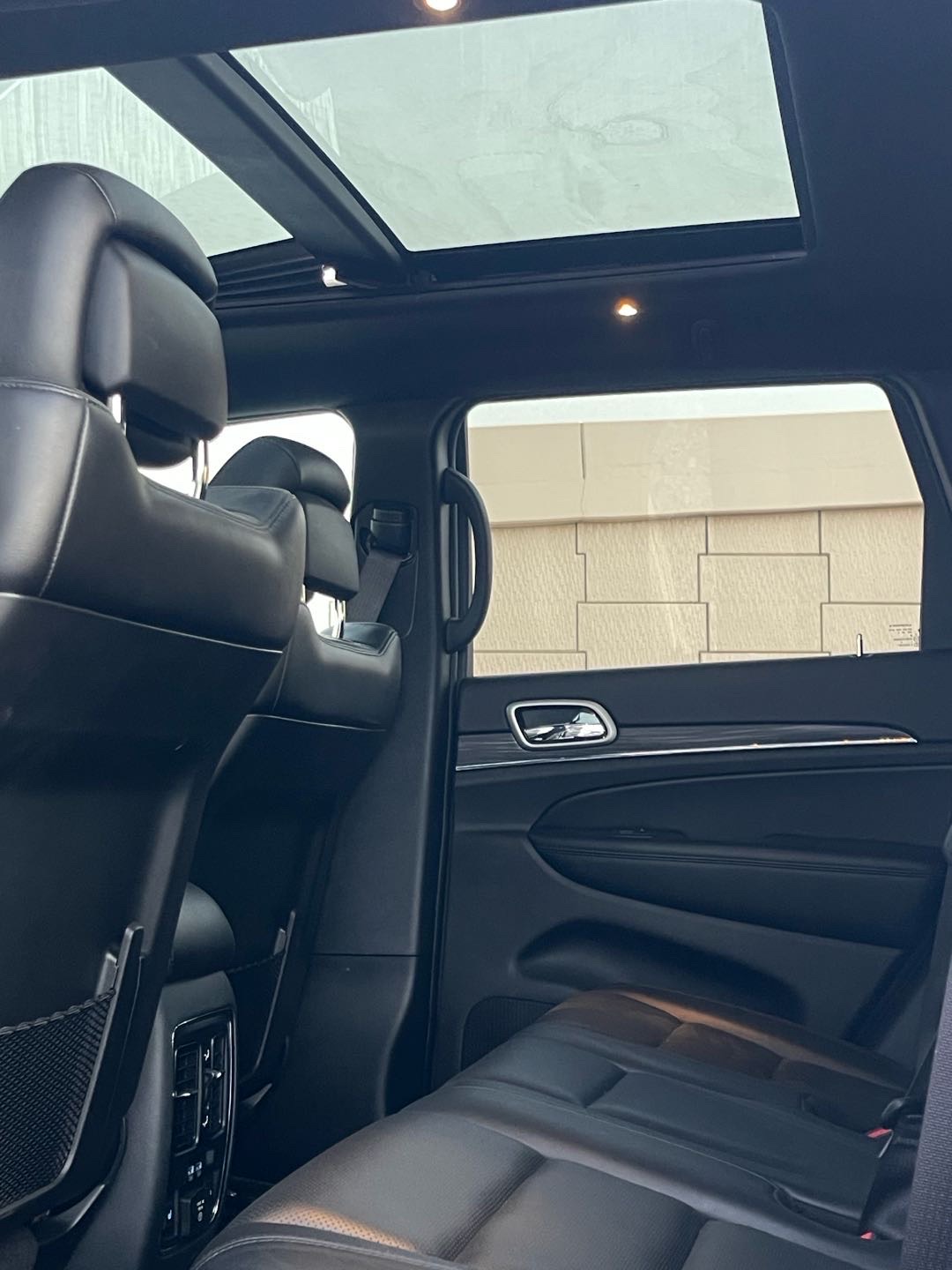 2019 Jeep Cherokee Limited thumbnail 4