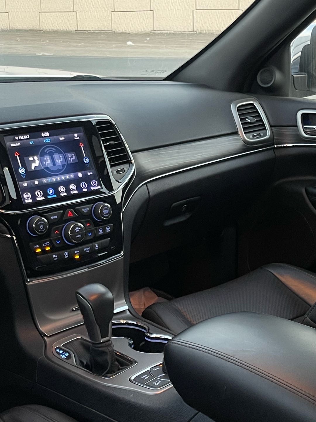 2019 Jeep Cherokee Limited thumbnail 7