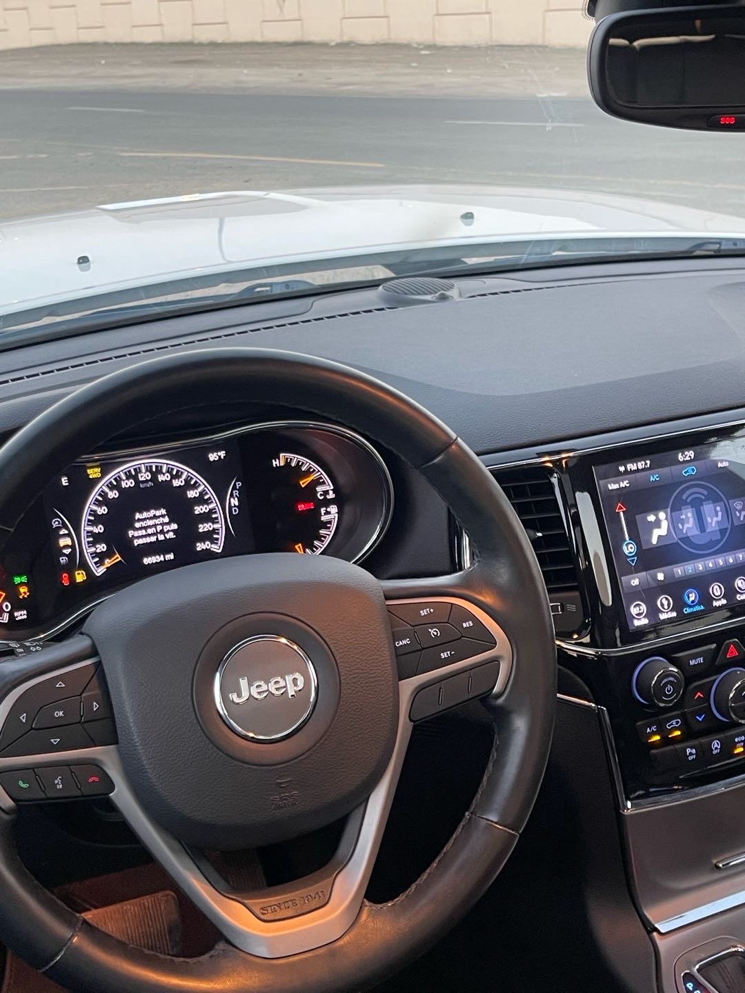 2019 Jeep Cherokee Limited thumbnail 8