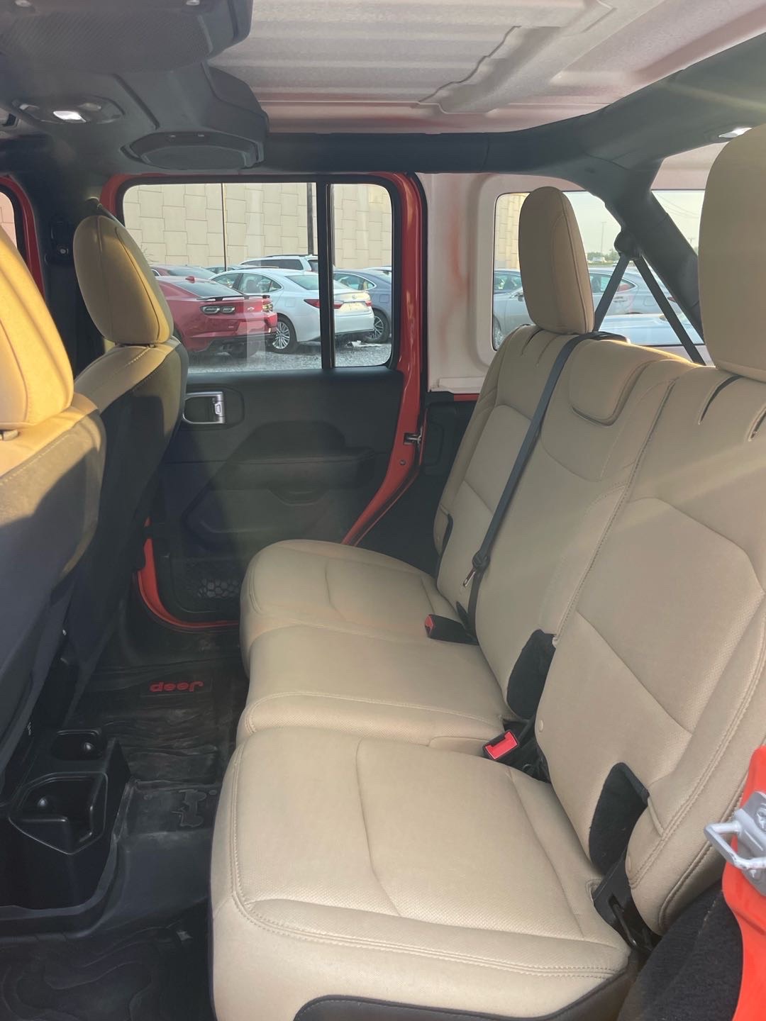 2018 Jeep Wrangler Sahara thumbnail 9