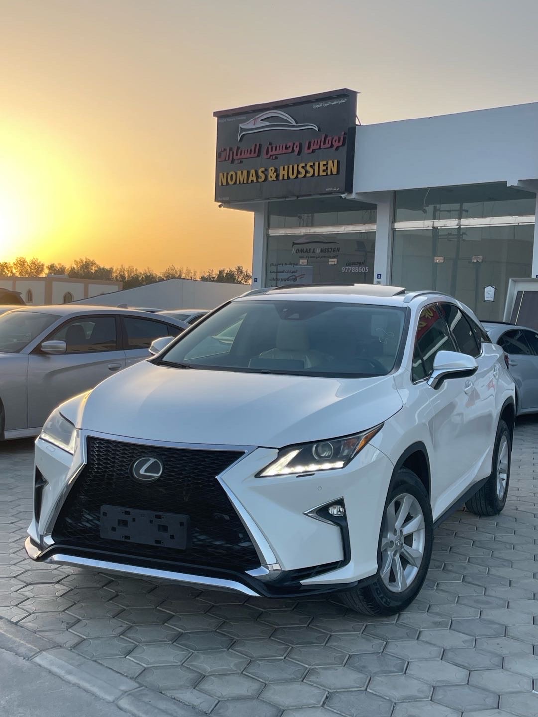 2017 Lexus RX 350 thumbnail 2
