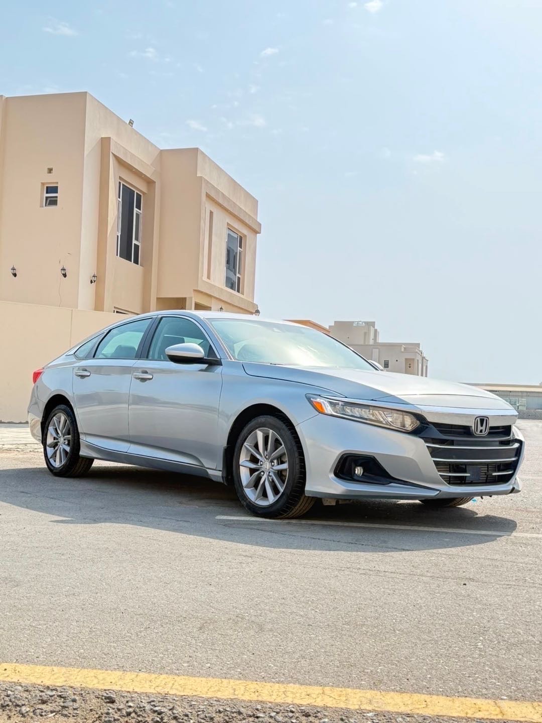 2021 Honda Accord LX thumbnail 2