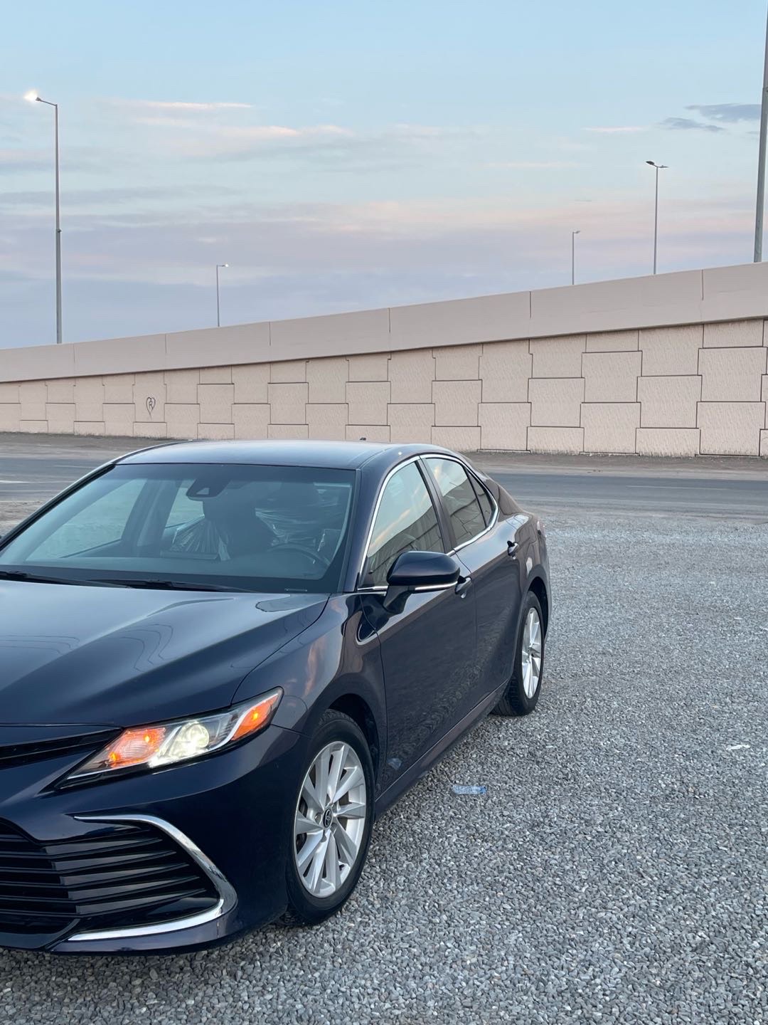 2021 Toyota Camry LE thumbnail 2