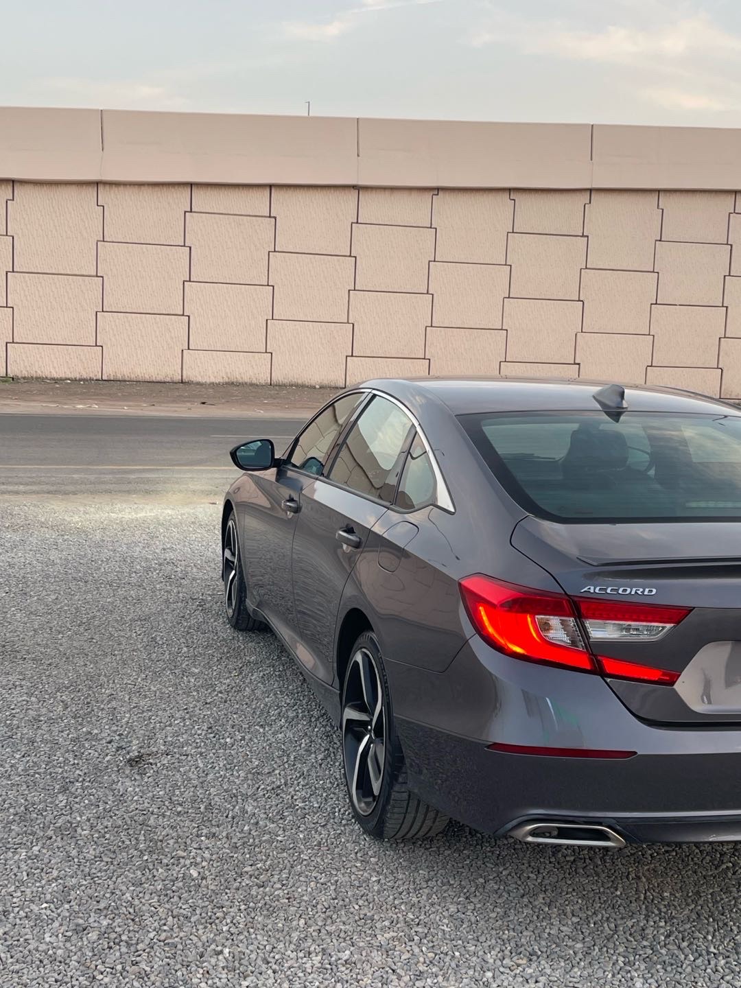 2020 Honda Accord Sport Hybrid thumbnail 2