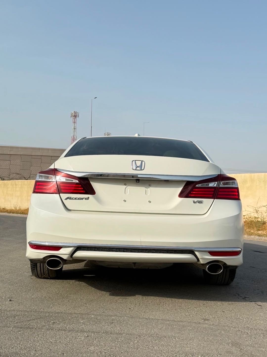 2017 Honda Accord EX-L thumbnail 8