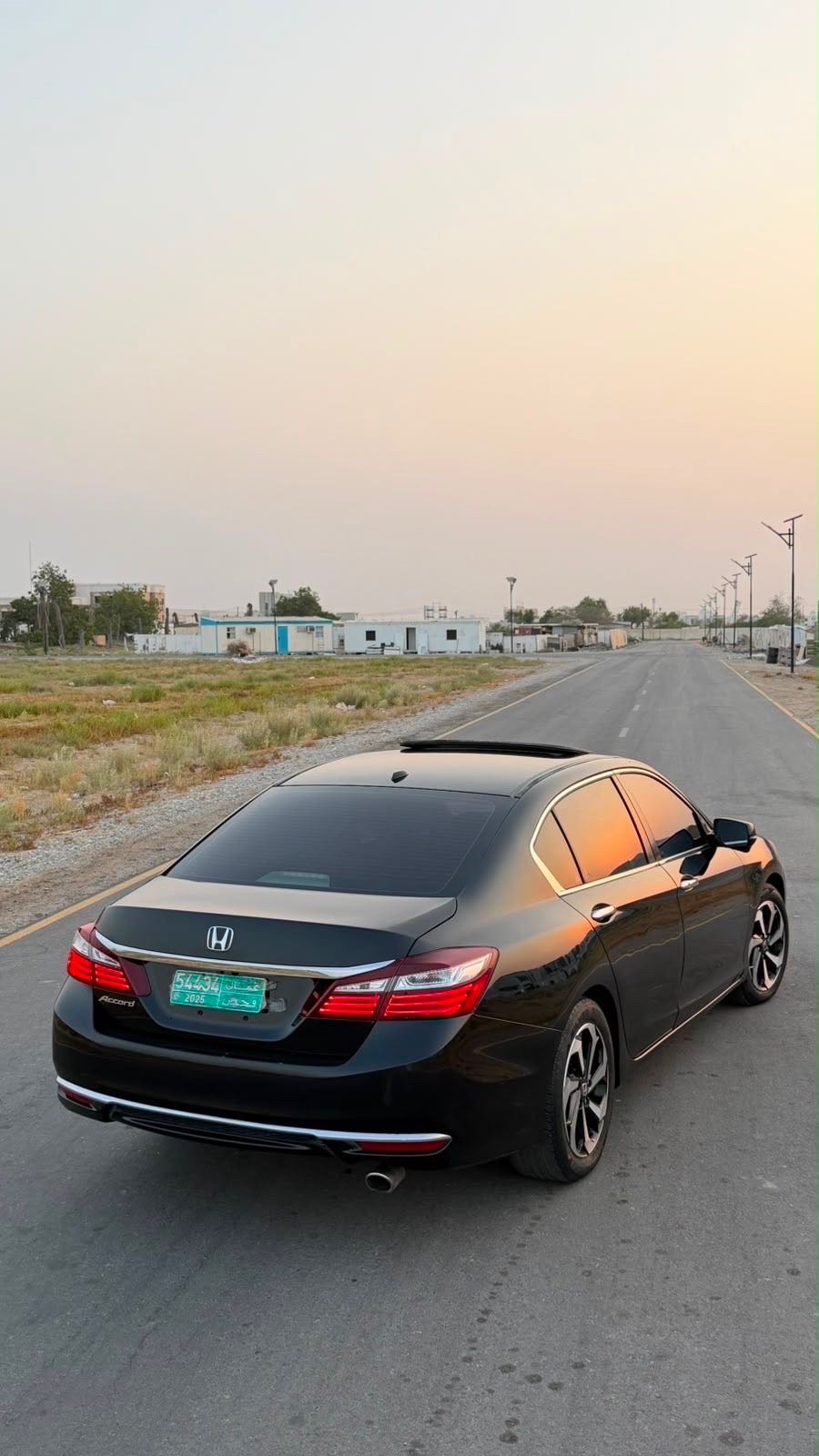 2017 Honda Accord EX-L thumbnail 2