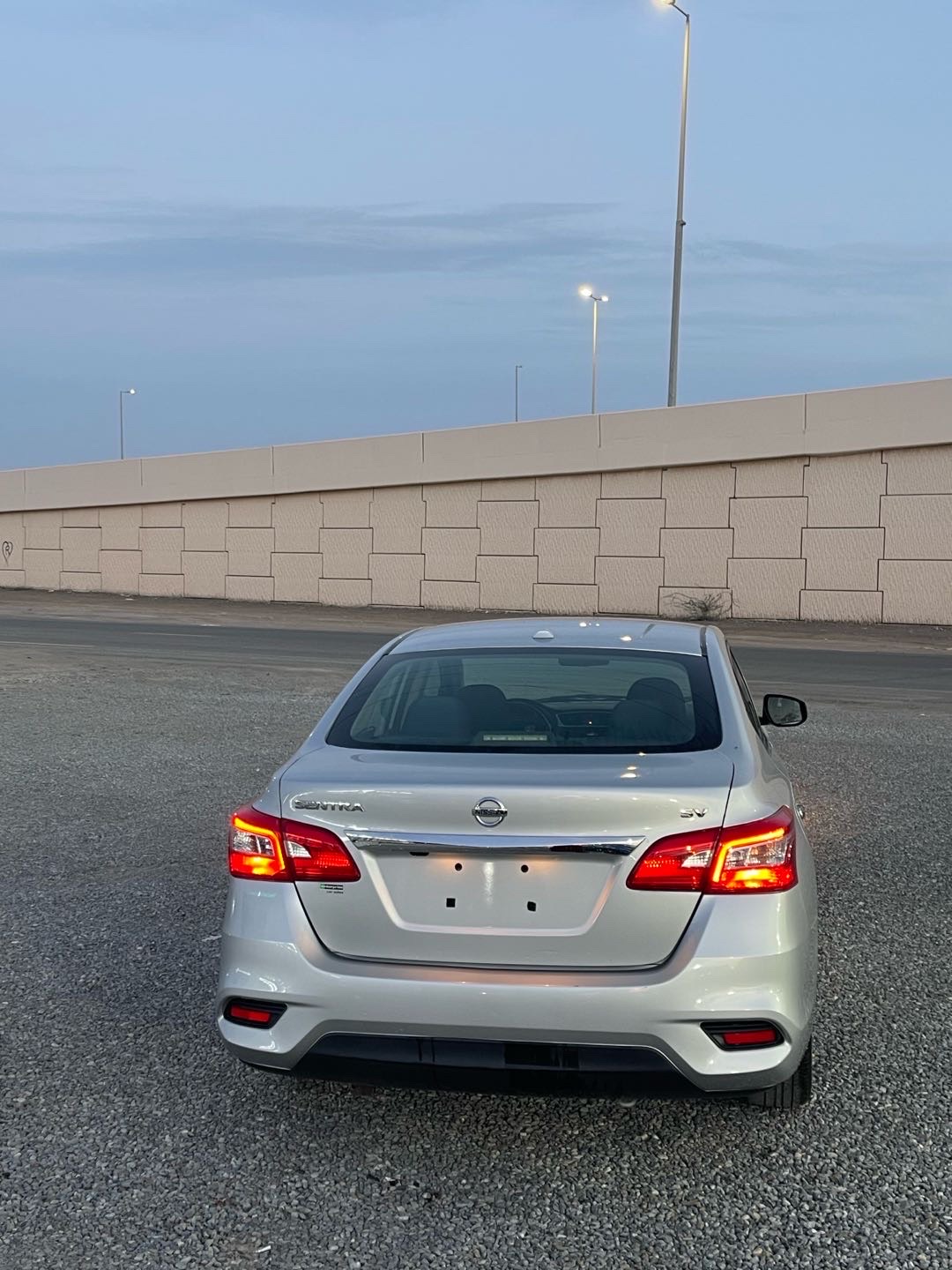 2019 Nissan Sentra SV thumbnail 2