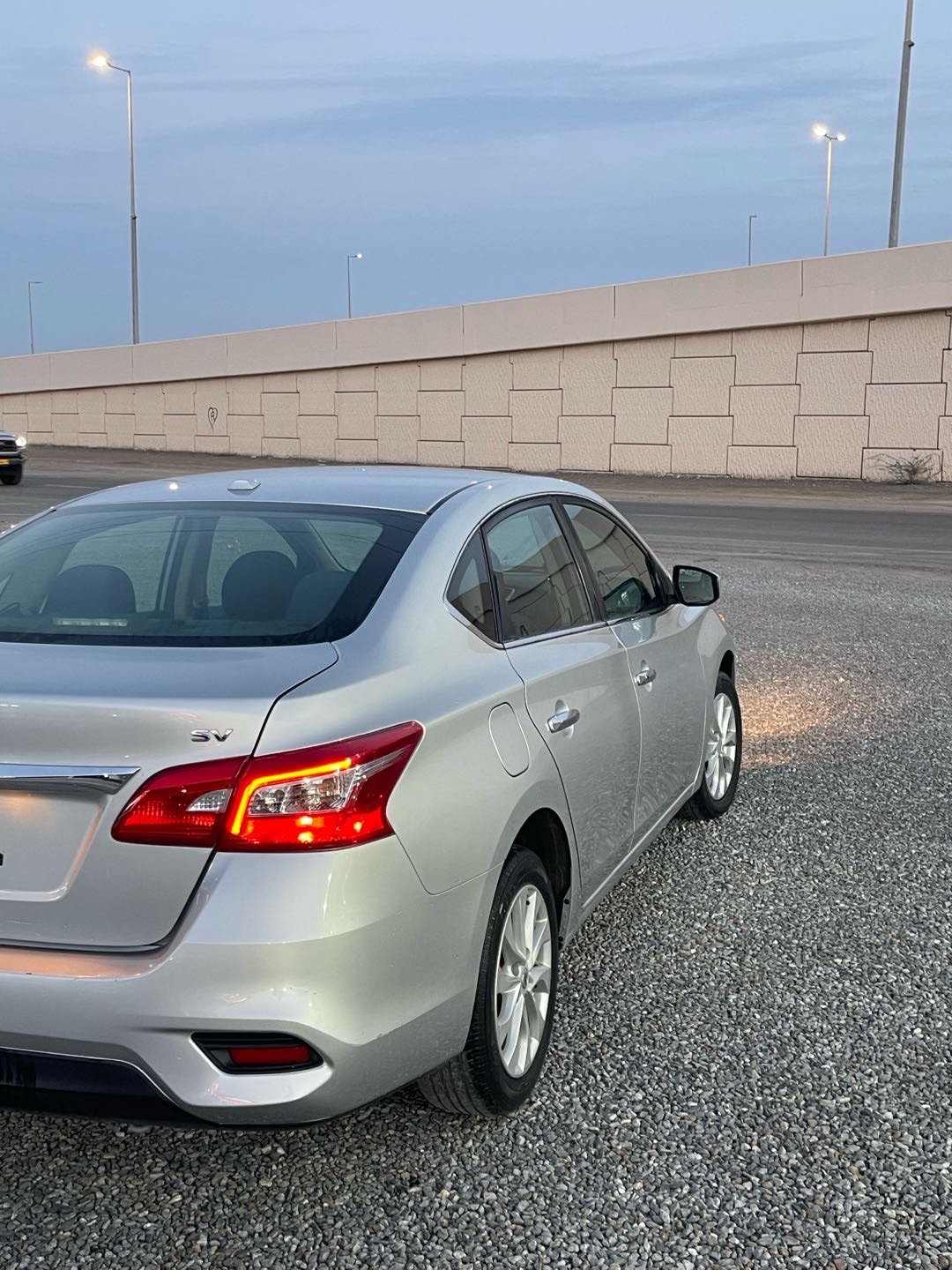 2019 Nissan Sentra SV thumbnail 3