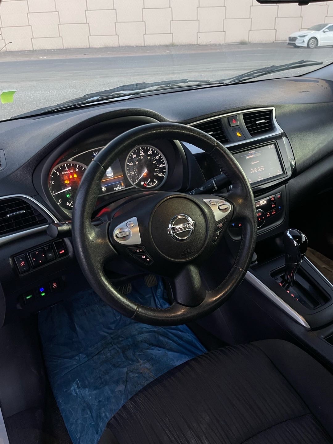 2019 Nissan Sentra SV thumbnail 4