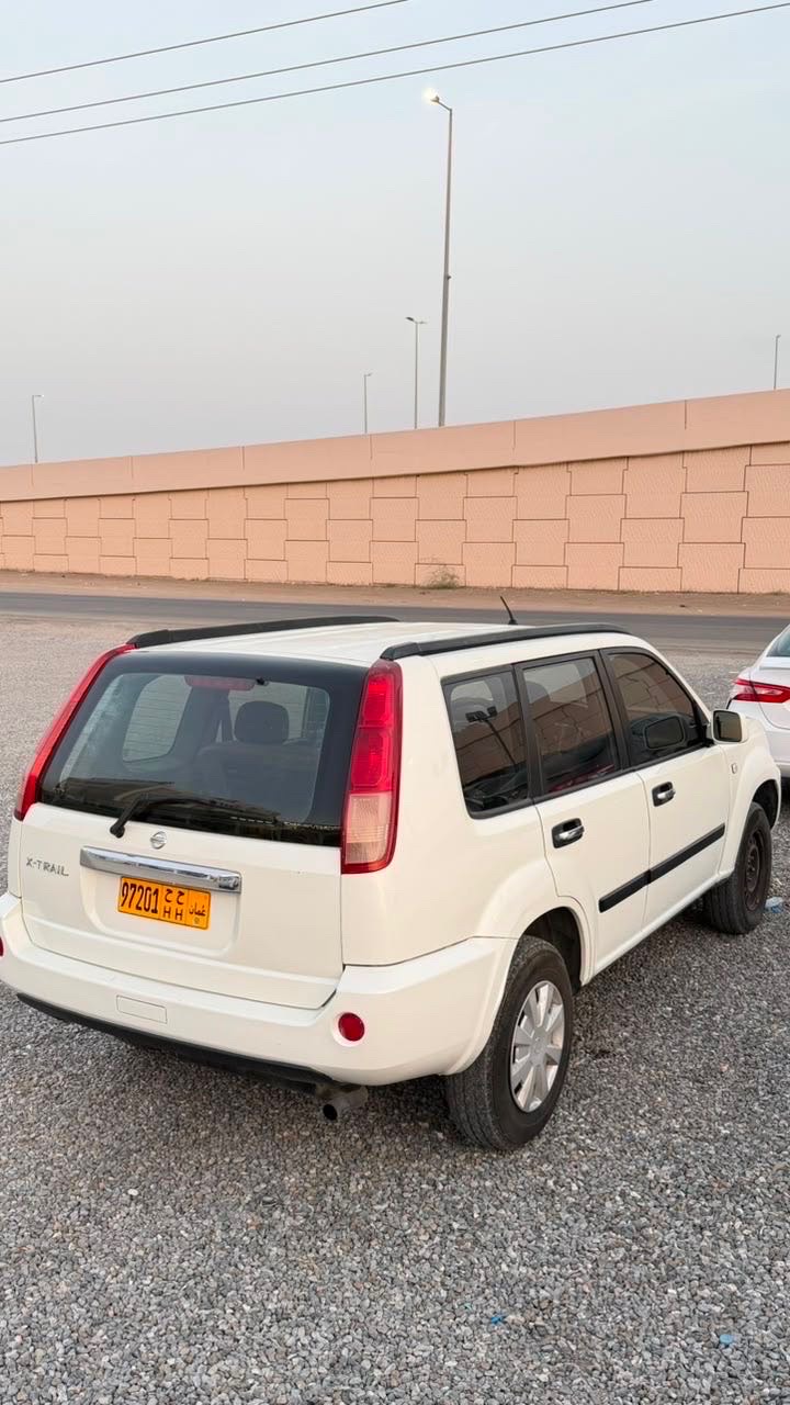 2013 Nissan X-Trail S thumbnail 2