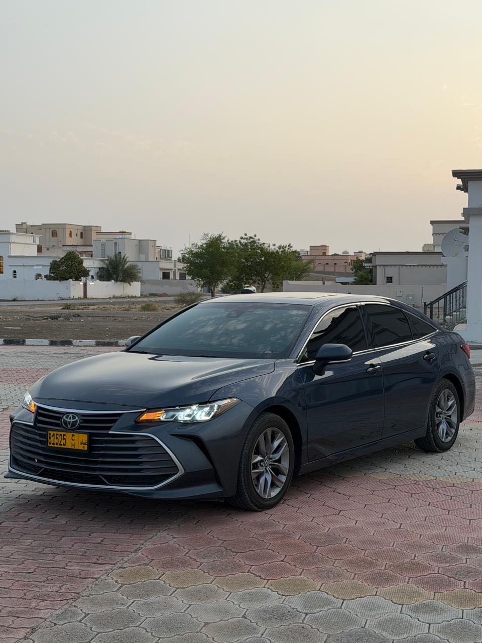2020 Toyota Avalon XLE thumbnail 3