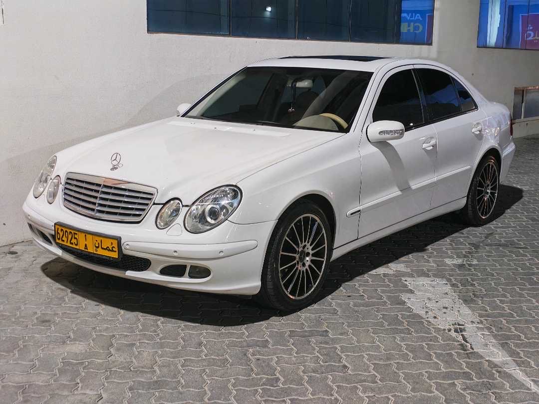 2004 Mercedes-Benz E-Class E 200 AMG Line thumbnail 2