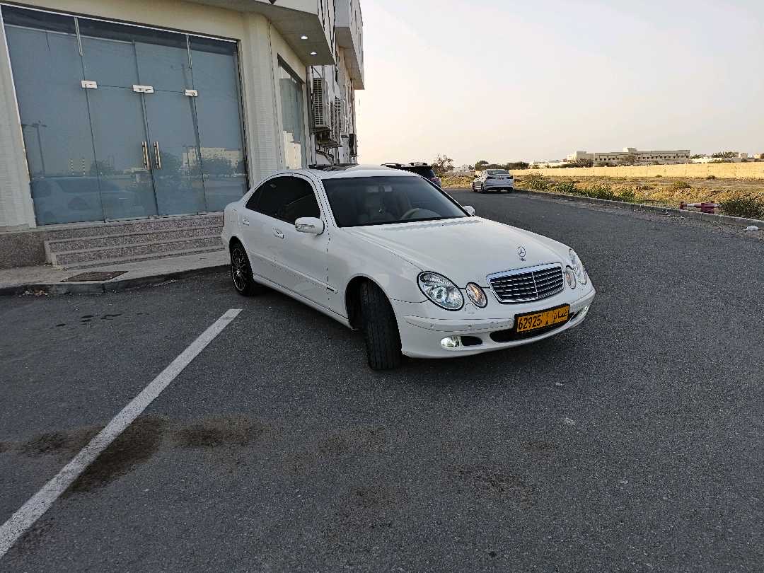 2004 Mercedes-Benz E-Class E 200 AMG Line thumbnail 9