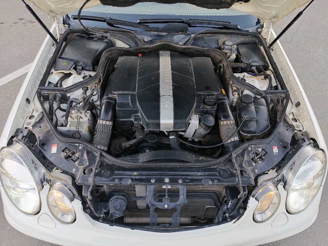2004 Mercedes-Benz E-Class E 200 AMG Line thumbnail 11