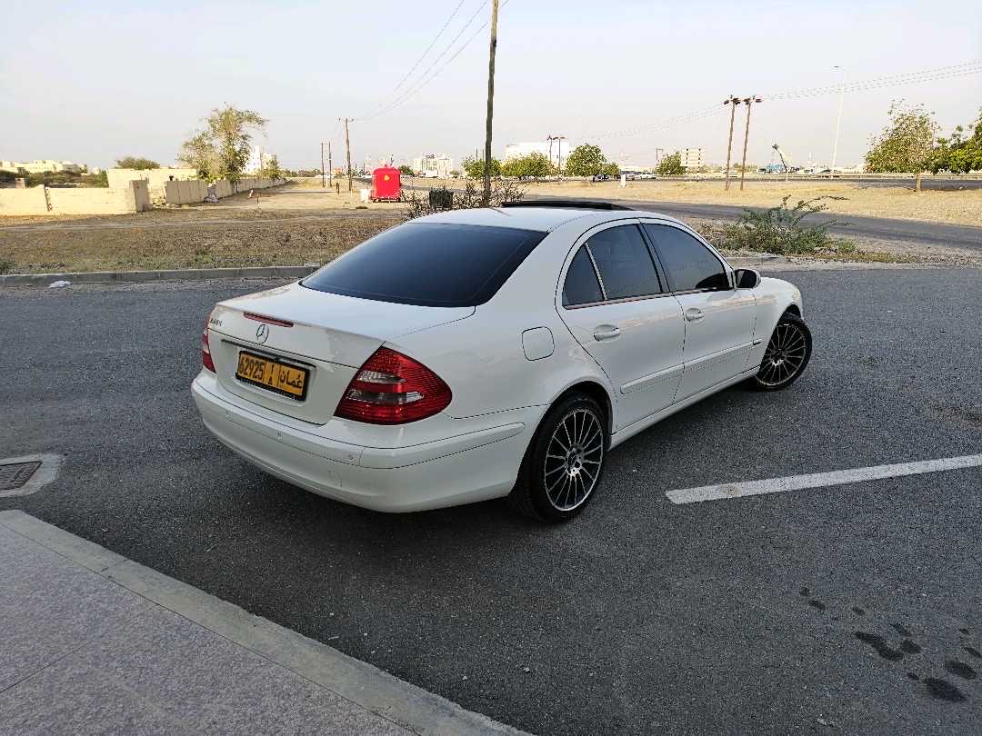 2004 Mercedes-Benz E-Class E 200 AMG Line thumbnail 13