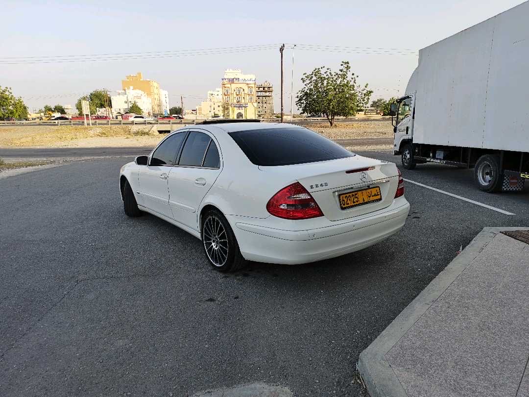 2004 Mercedes-Benz E-Class E 200 AMG Line thumbnail 17