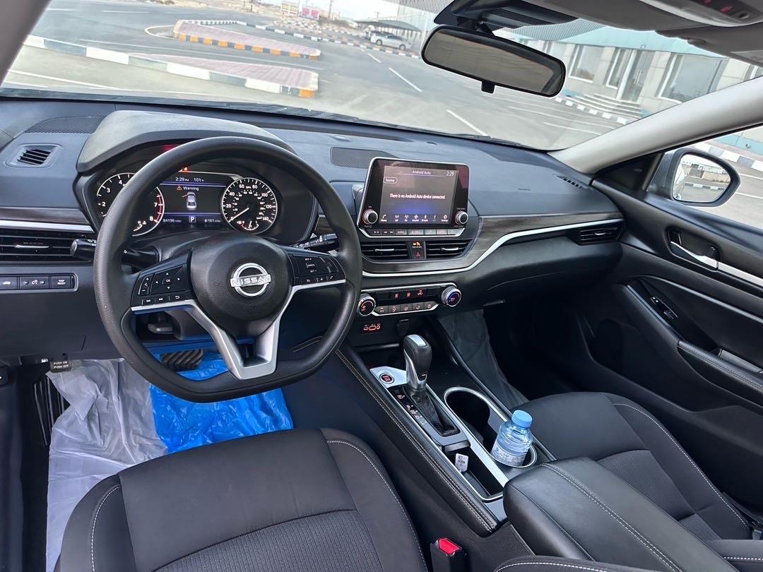 2023 Nissan Altima SV thumbnail 5