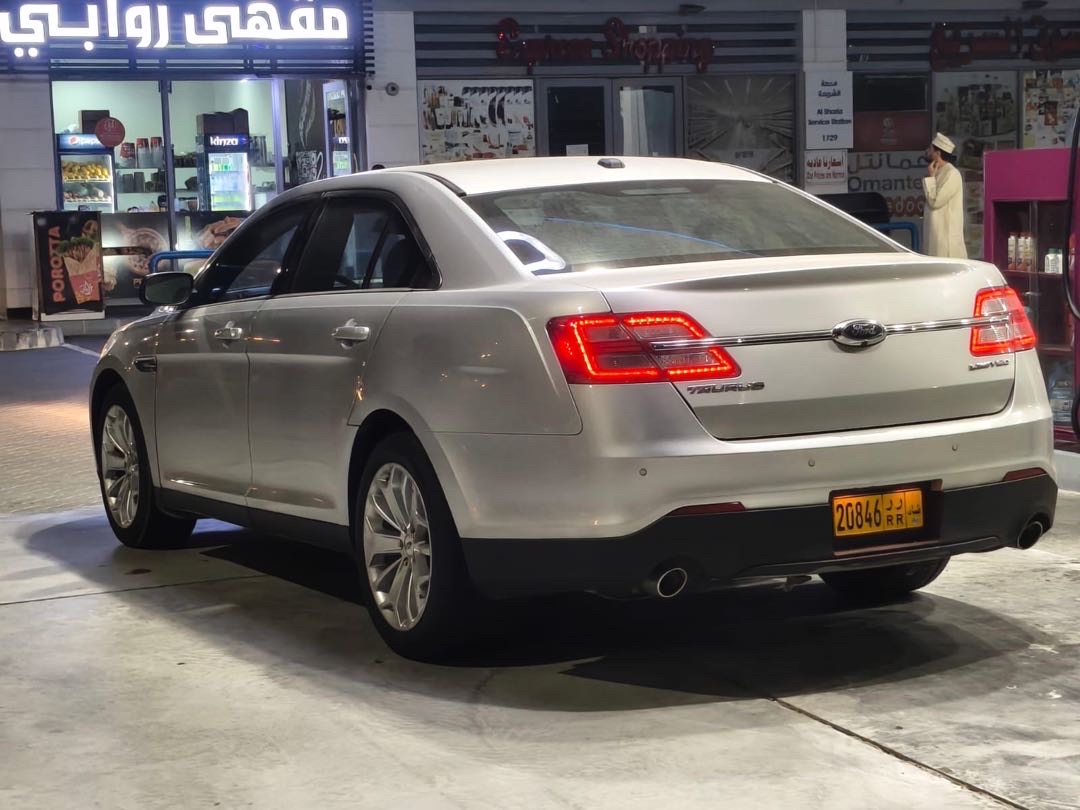 2019 Ford Taurus S thumbnail 2
