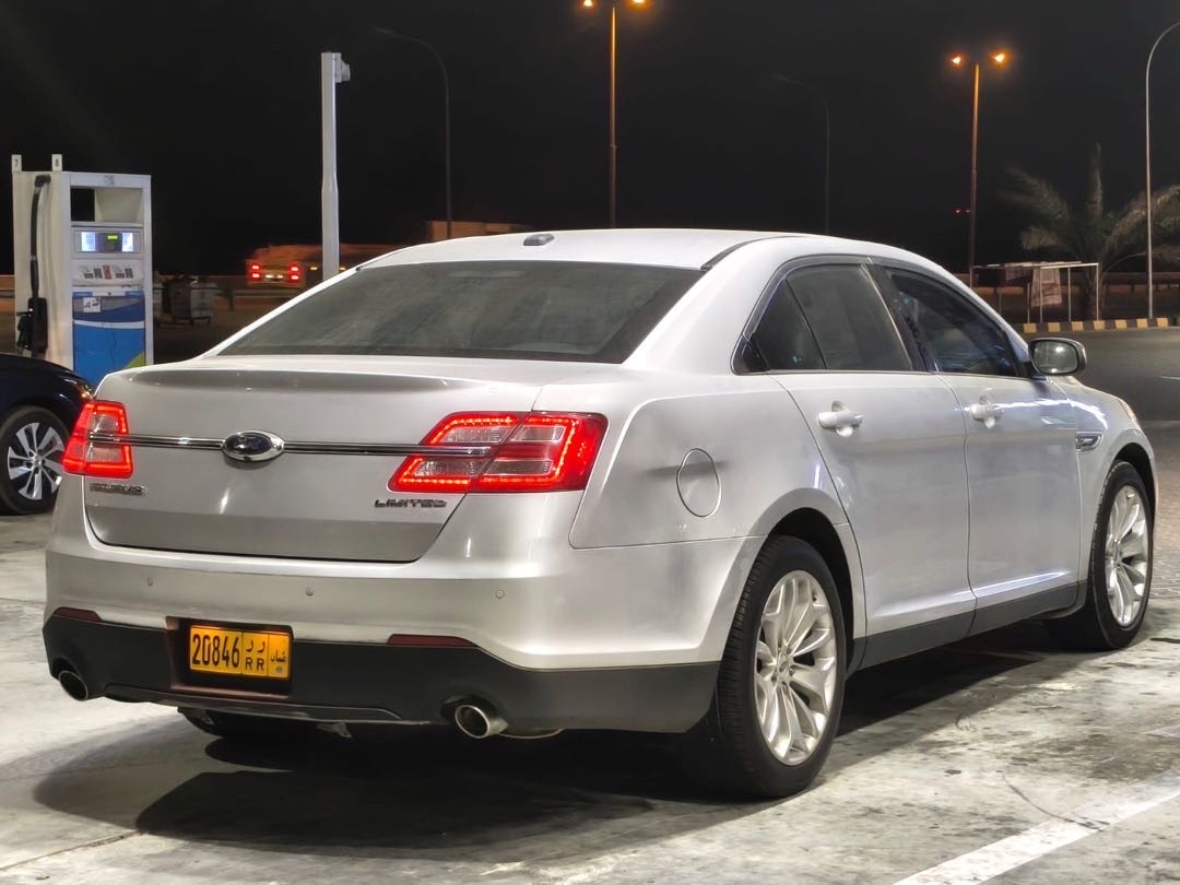 2019 Ford Taurus S thumbnail 3