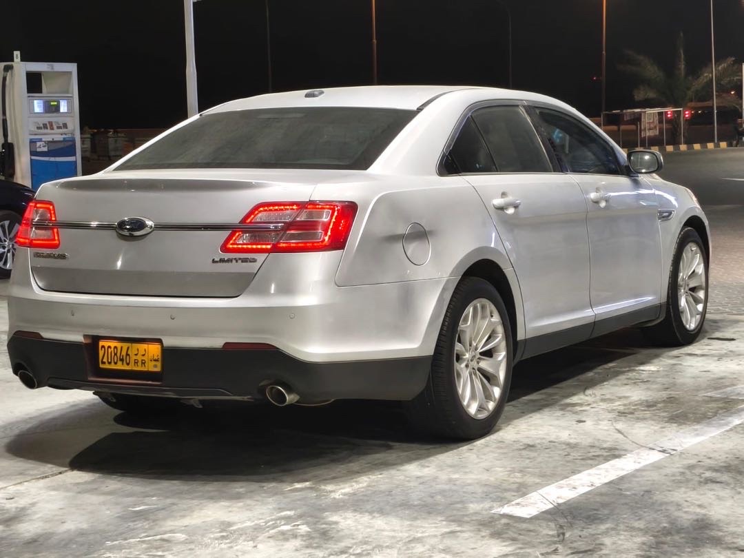 2019 Ford Taurus S thumbnail 4