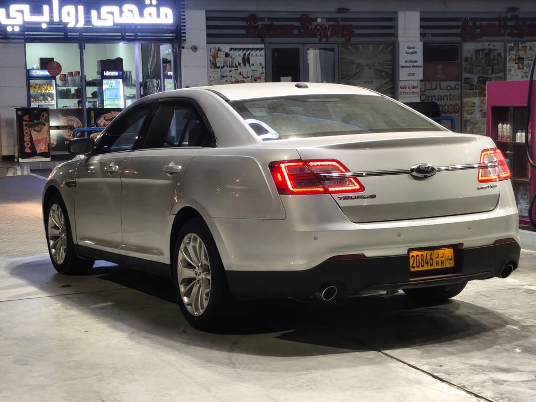 2019 Ford Taurus S thumbnail 7