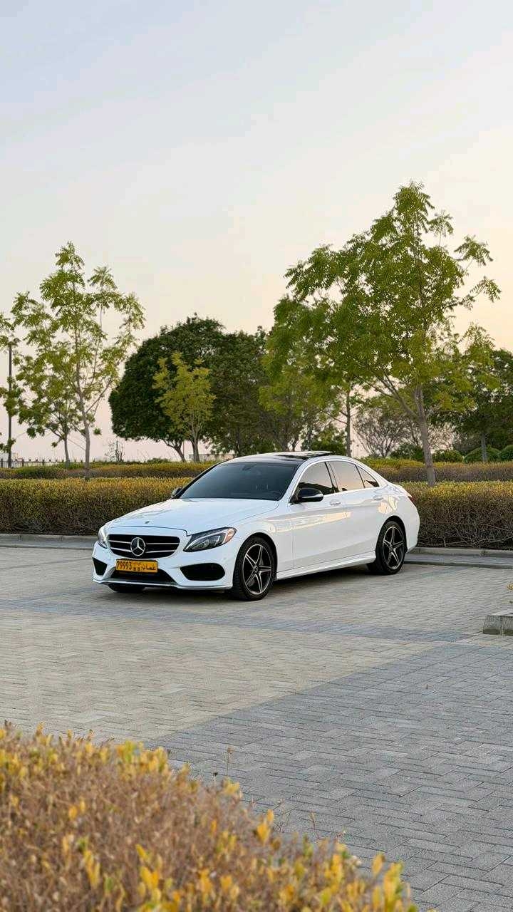 2018 Mercedes-Benz C-Class C 300 AMG Line thumbnail 9