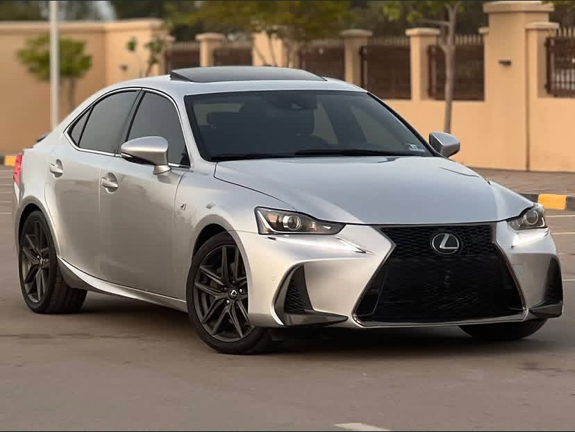 2019 Lexus ES 300h thumbnail 9
