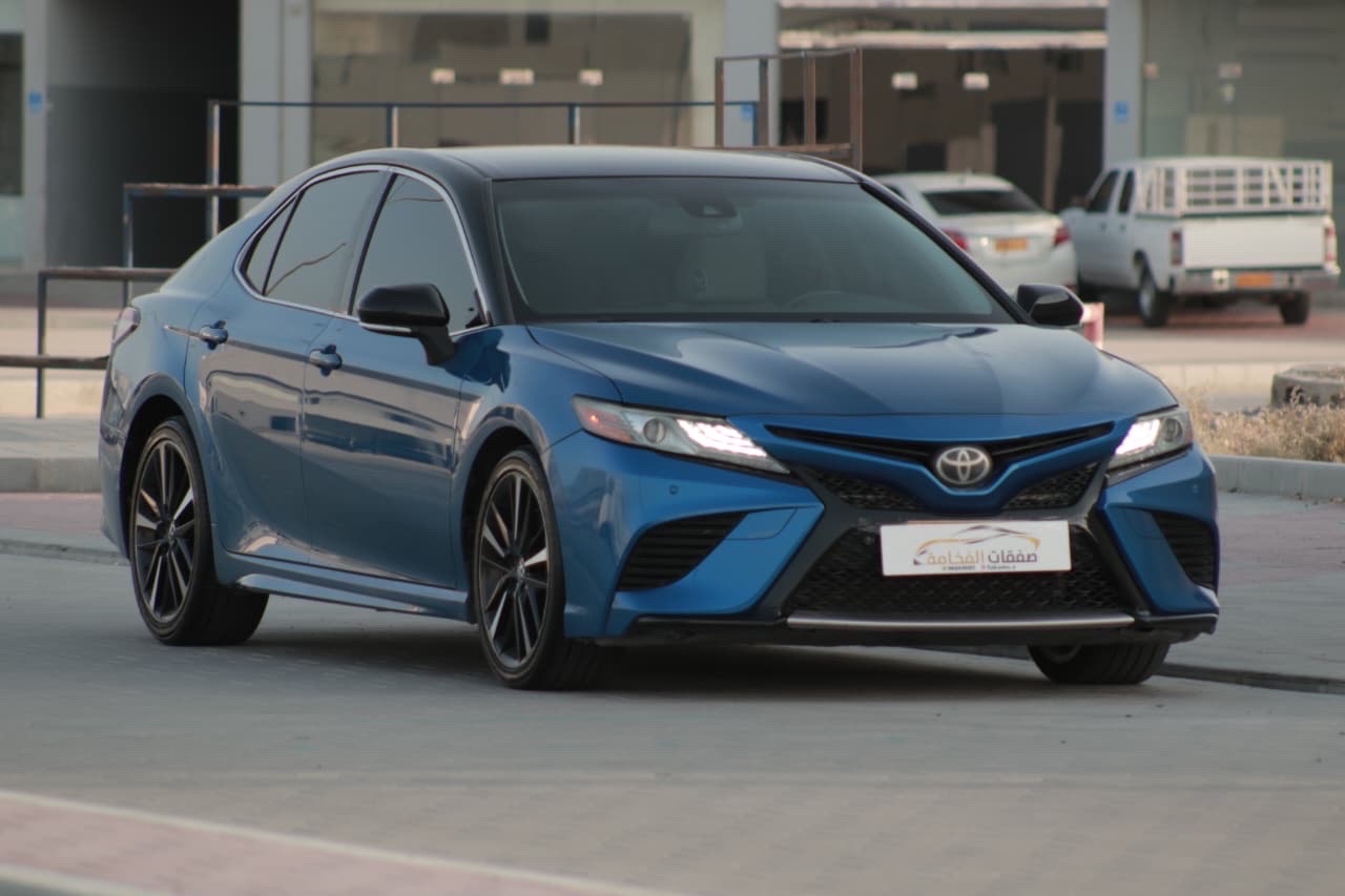 2018 Toyota Camry XSE thumbnail 4