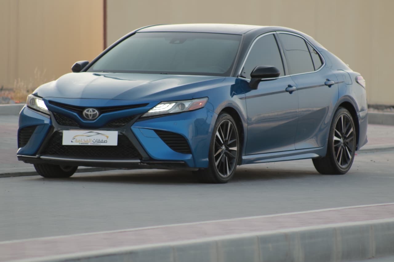 2018 Toyota Camry XSE thumbnail 6
