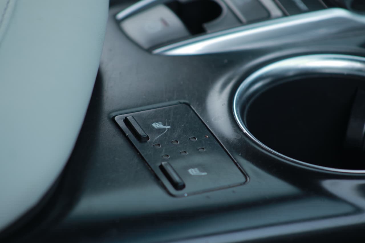 2018 Toyota Camry XSE thumbnail 9