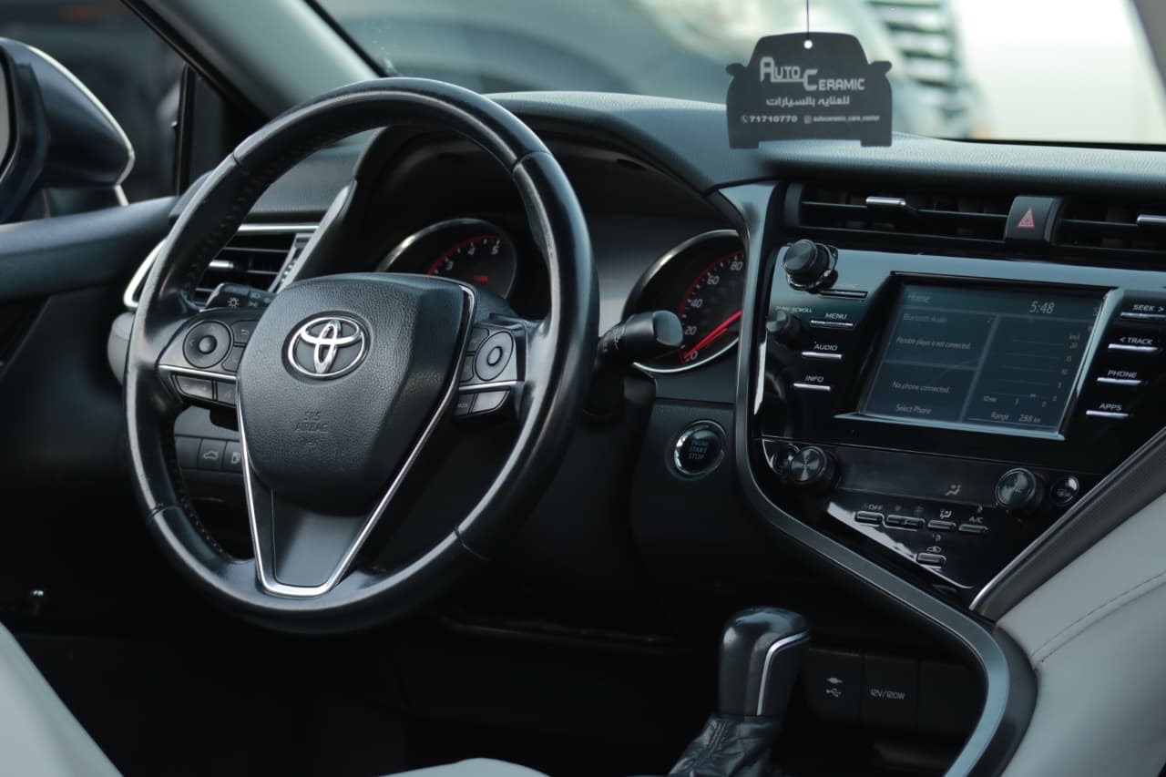 2018 Toyota Camry XSE thumbnail 11
