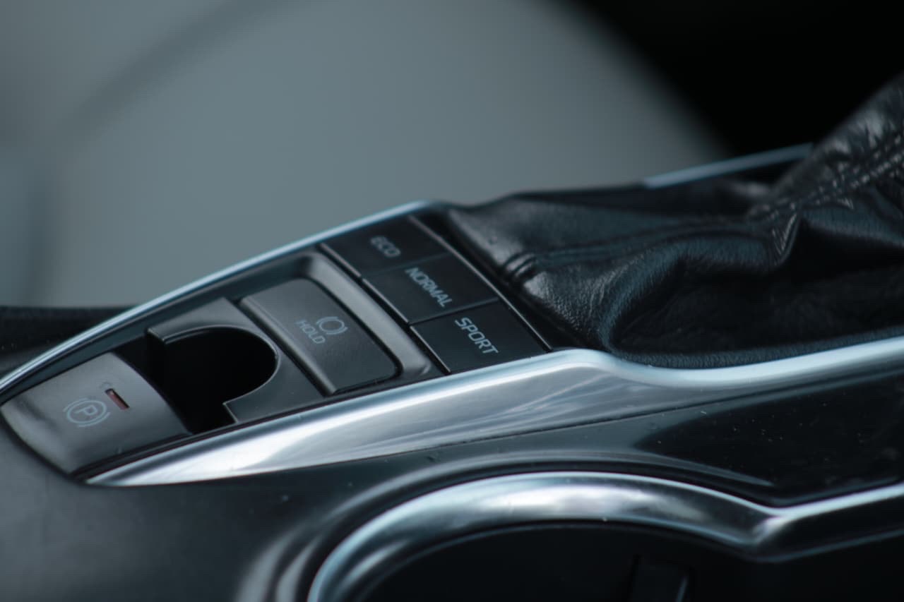 2018 Toyota Camry XSE thumbnail 12