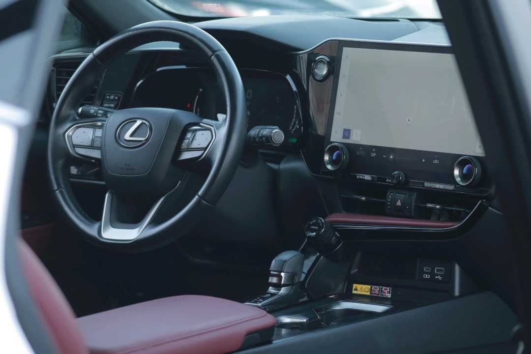 2023 Lexus NX 350 thumbnail 11