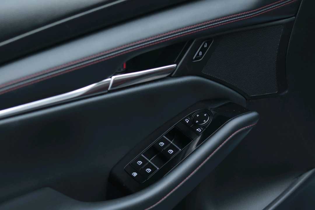 2024 Mazda 3 350 thumbnail 13