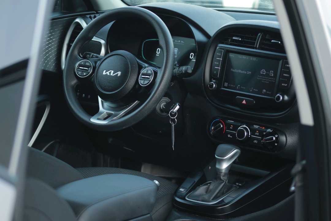 2023 Kia Soul LX thumbnail 5