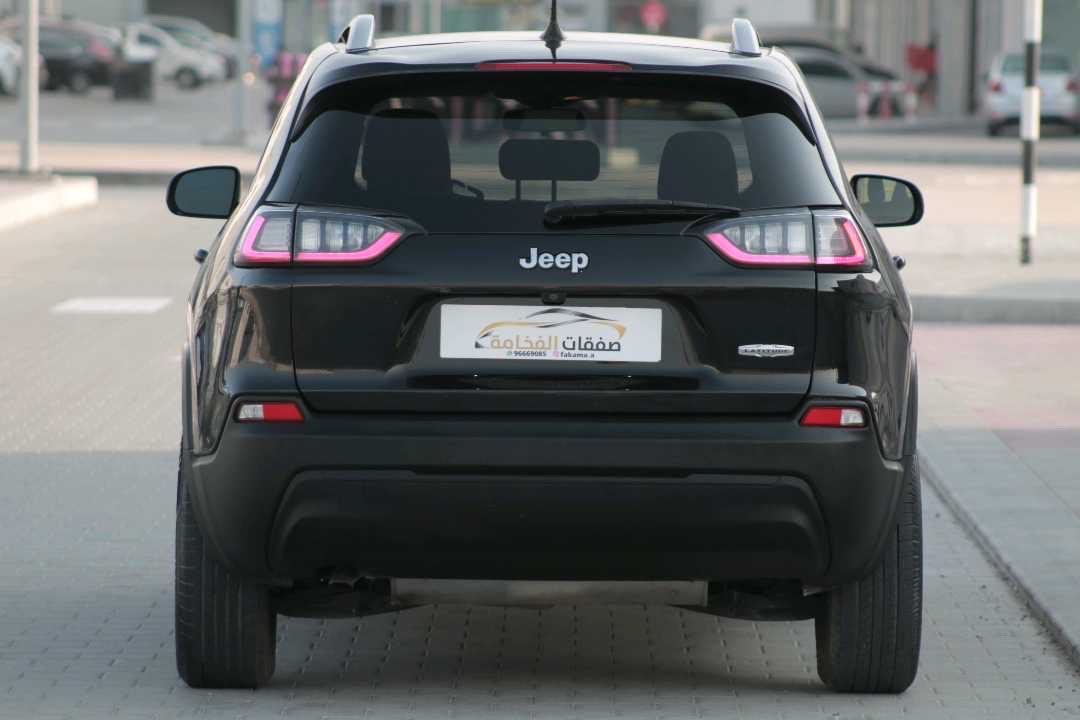 2019 Jeep Cherokee Latitude thumbnail 4