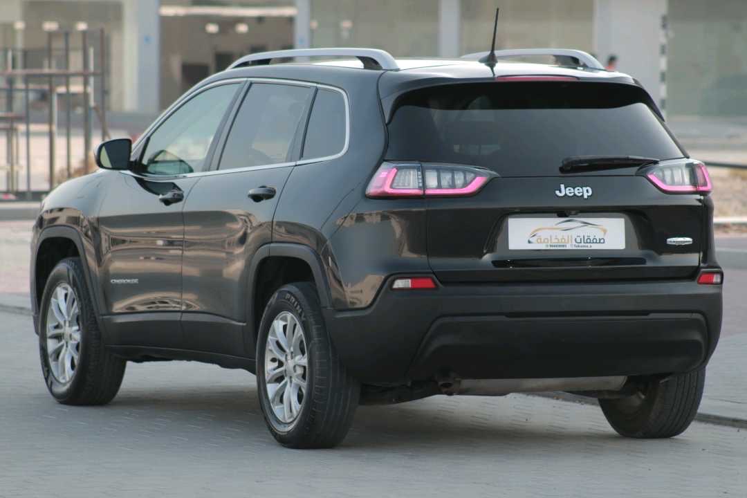 2019 Jeep Cherokee Latitude thumbnail 6