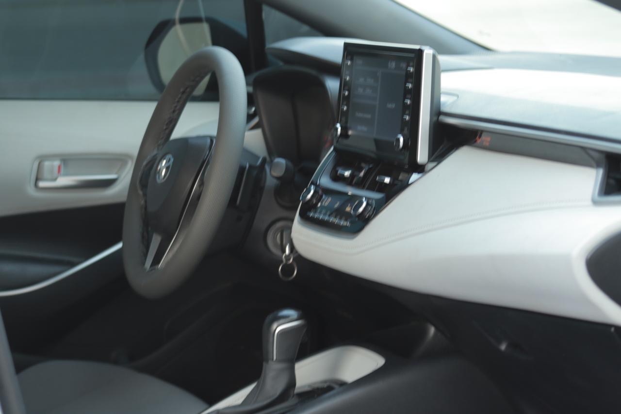 2020 Toyota Corolla SE thumbnail 3