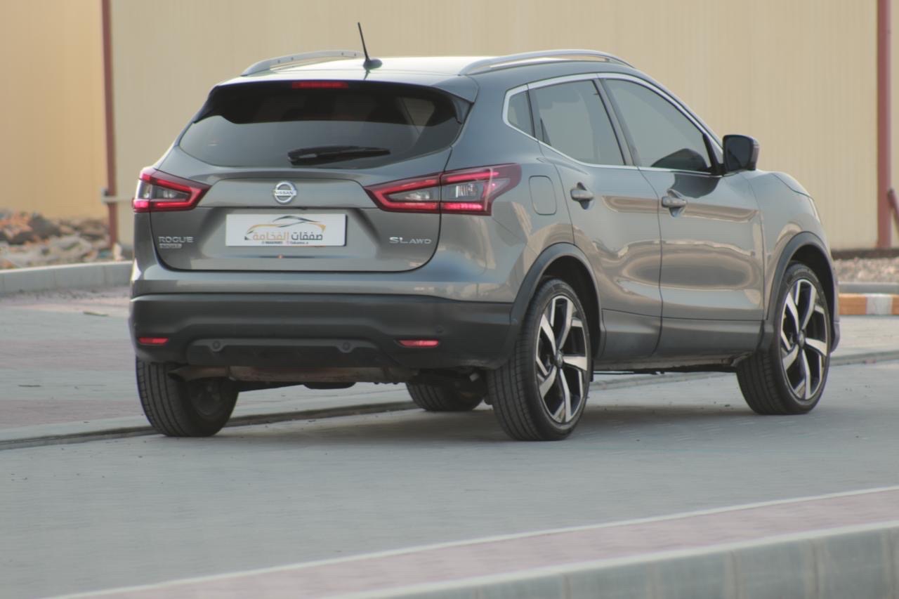 2020 Nissan Rogue SV thumbnail 2