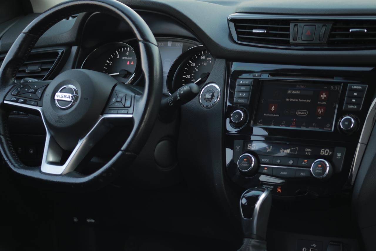 2020 Nissan Rogue SV thumbnail 9
