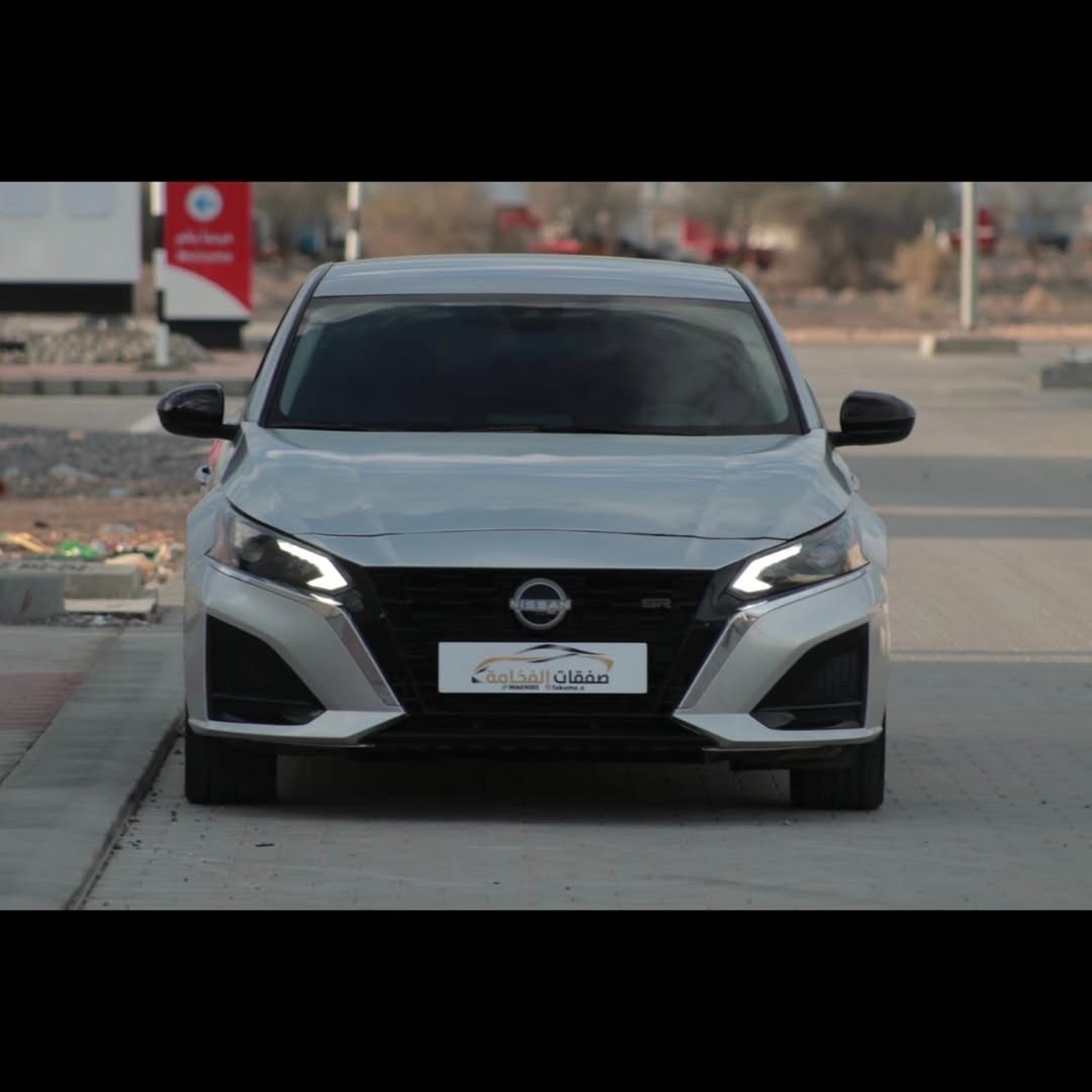 2022 Nissan Altima SR thumbnail 6