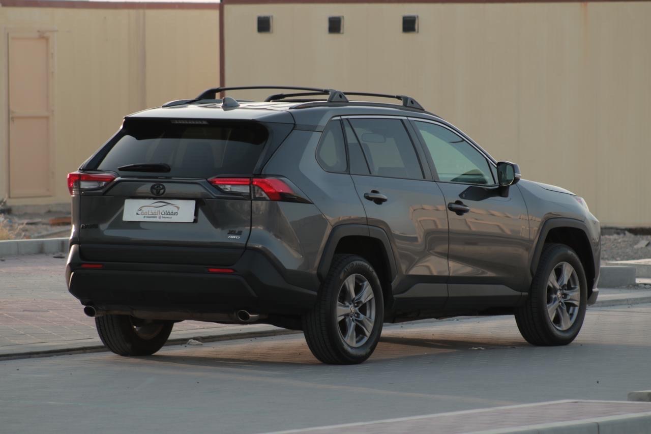 2022 Toyota Rav4 XLE thumbnail 4