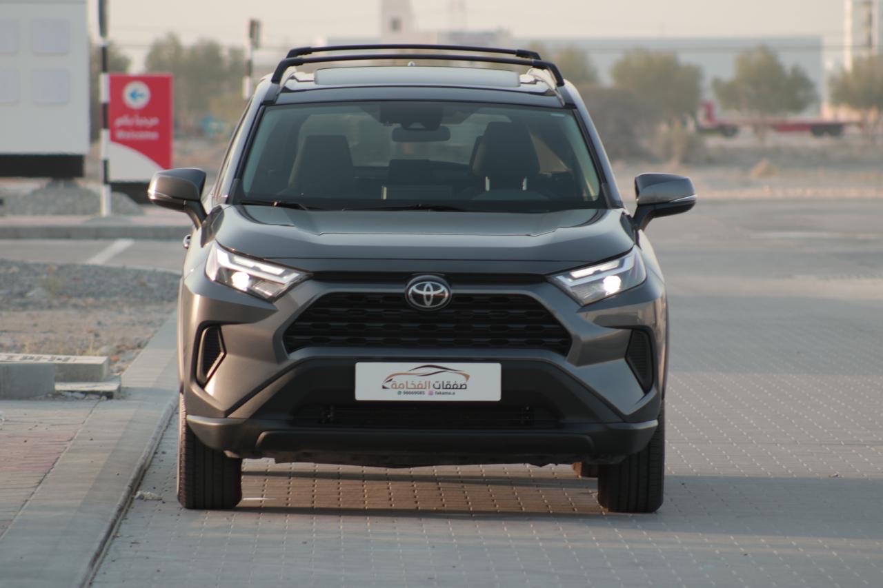 2022 Toyota Rav4 XLE thumbnail 12