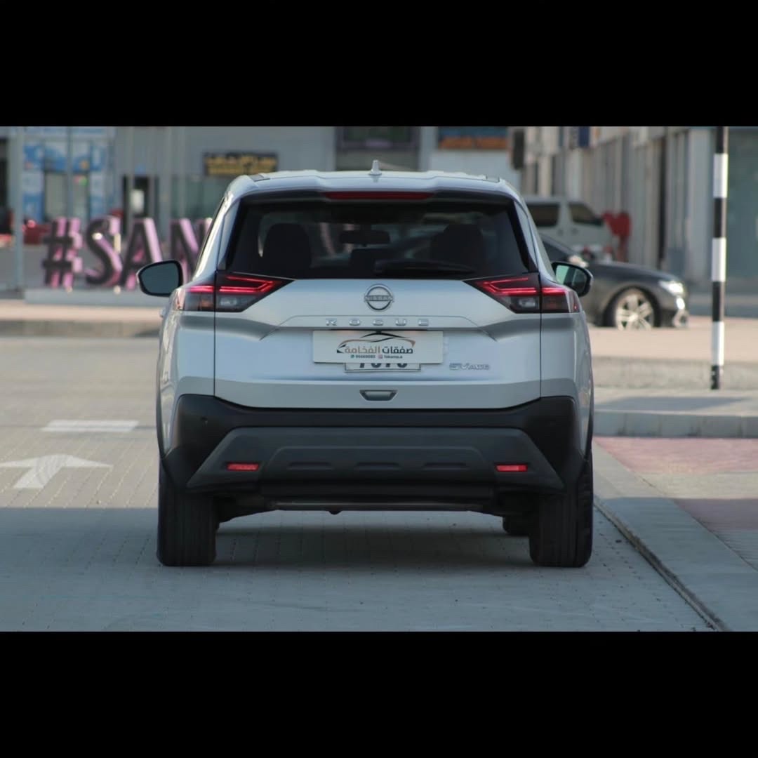 2023 Nissan Rogue SV thumbnail 14