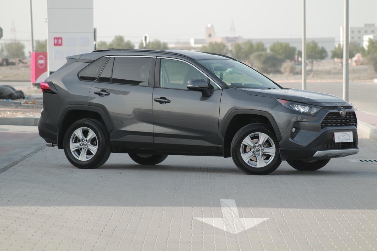 2019 Toyota Rav4 XLE thumbnail 4