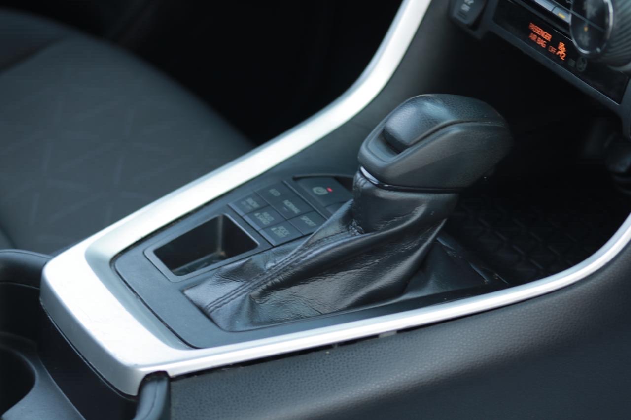 2019 Toyota Rav4 XLE thumbnail 6